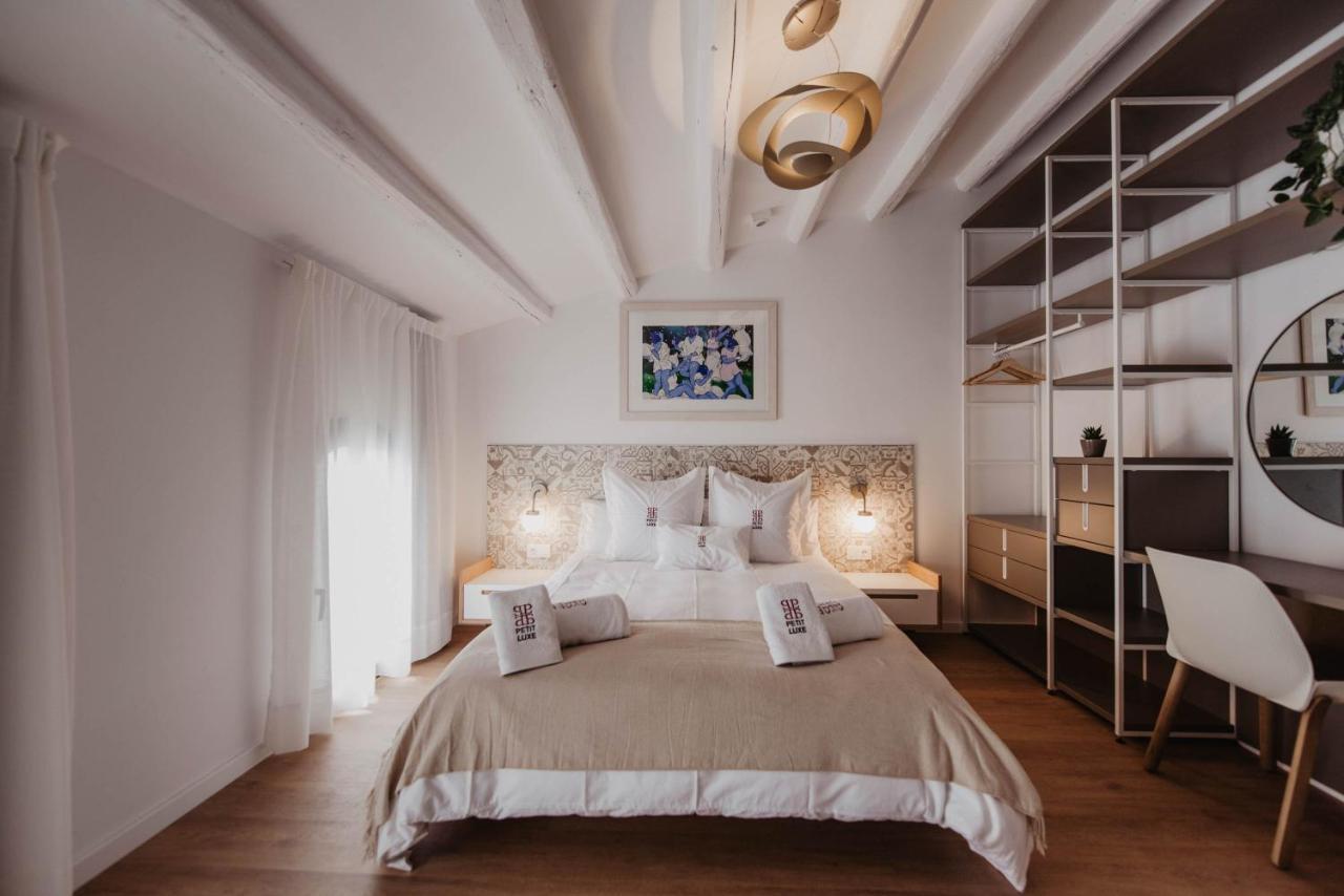 Petit Luxe Volta Panzió Terrassa Kültér fotó